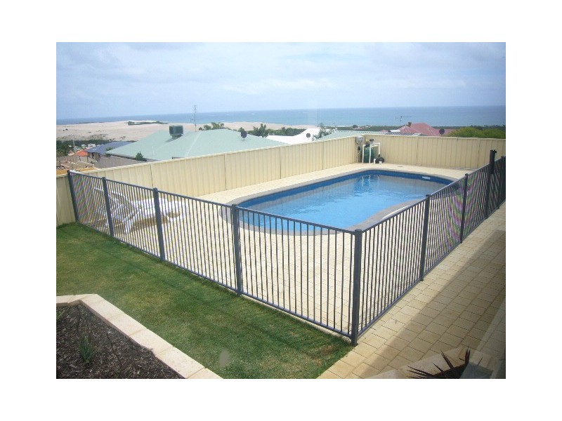 6 Basile Ct, Wandina WA 6530