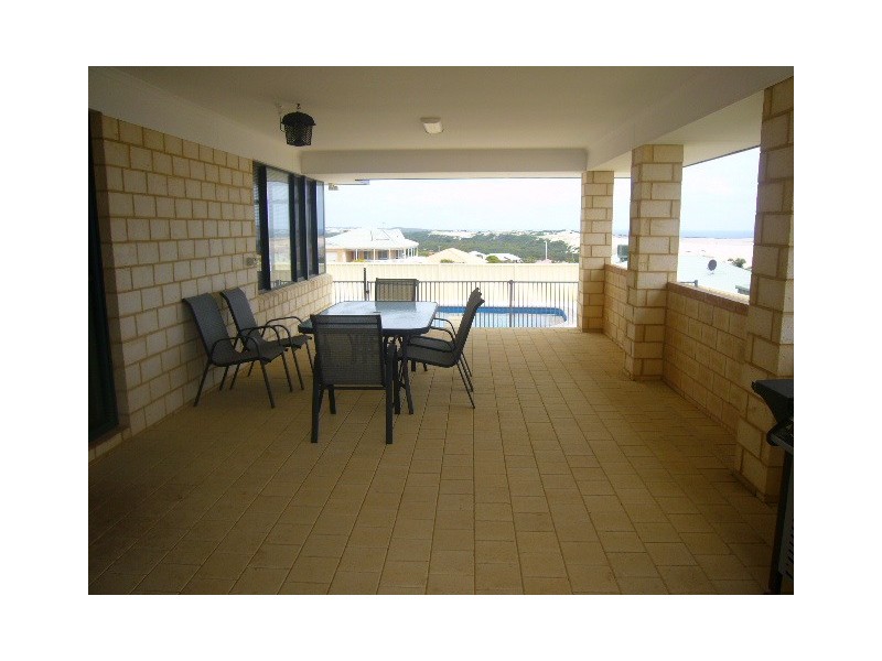 6 Basile Ct, Wandina WA 6530