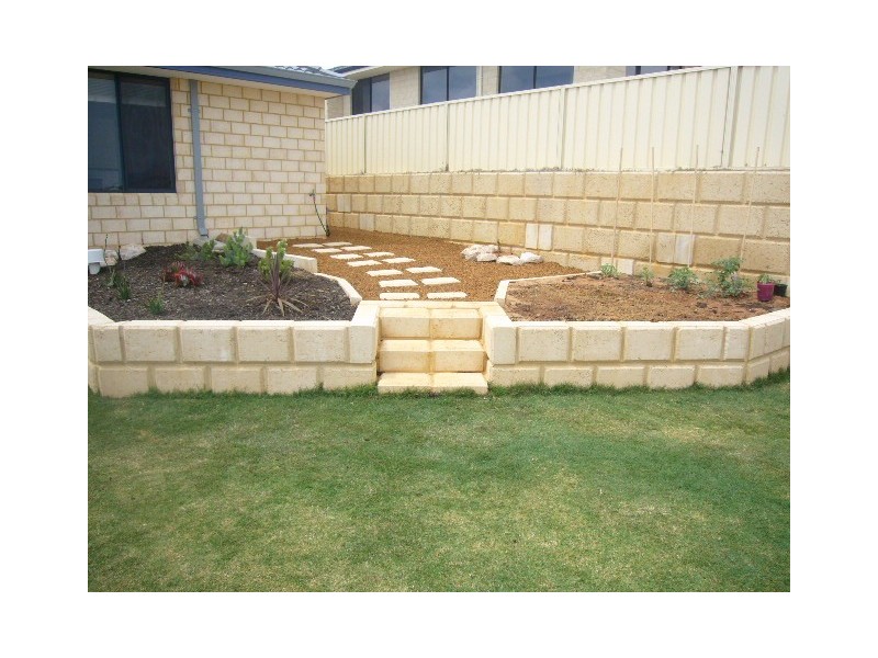 6 Basile Ct, Wandina WA 6530