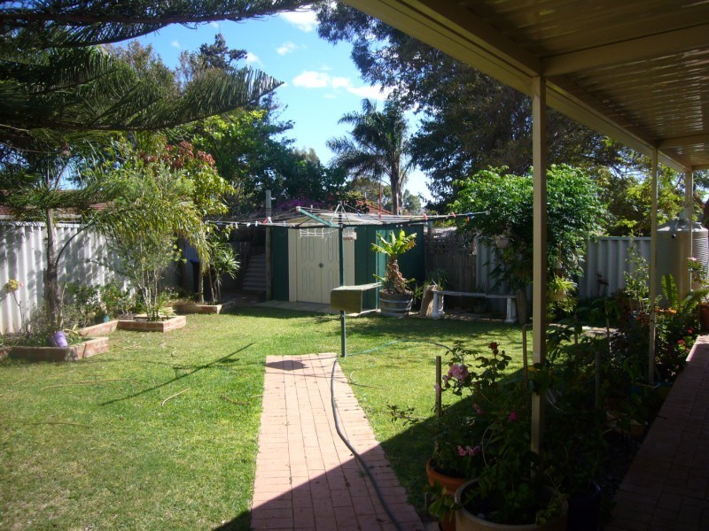 2 Jade Place, Rangeway WA 6530
