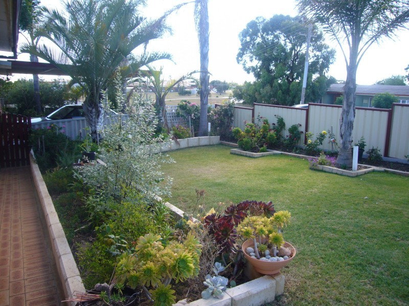 2 Jade Place, Rangeway WA 6530