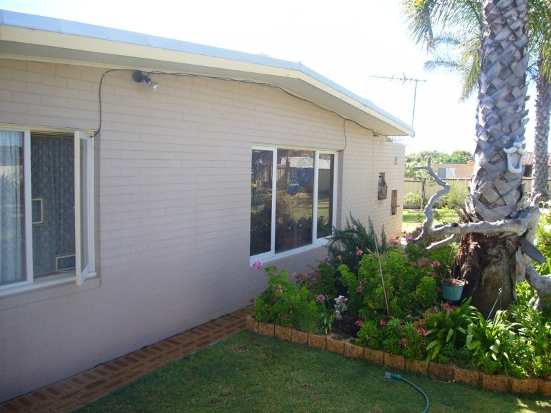 2 Jade Place, Rangeway WA 6530