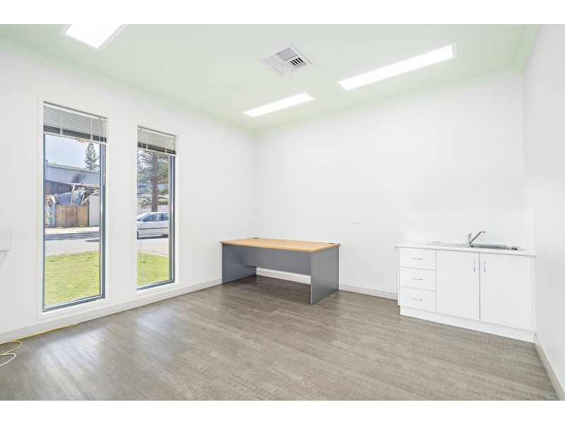 5D Burges Street, West End WA 6530