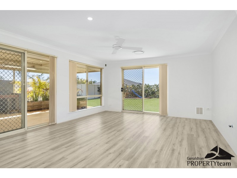 12 Brittania Parade, Wandina WA 6530