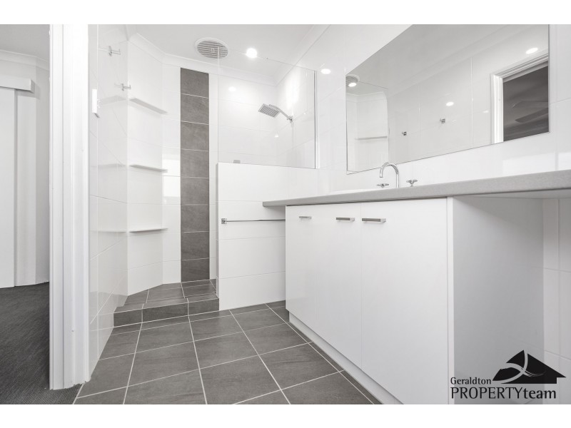 12 Brittania Parade, Wandina WA 6530