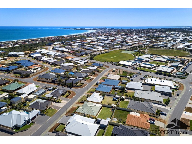 12 Brittania Parade, Wandina WA 6530