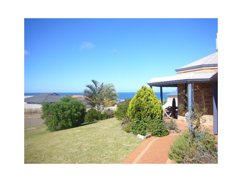 15 Basile Court, Wandina WA 6530