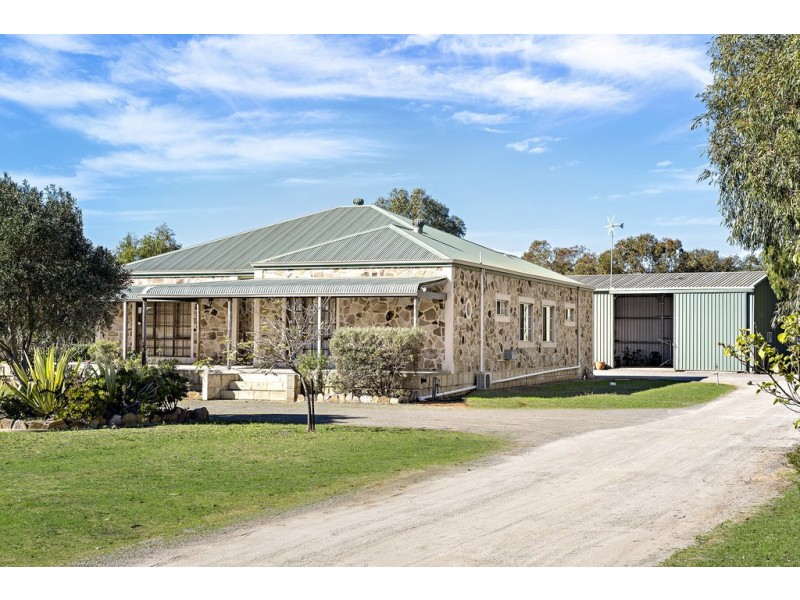 32 Polo Road, Deepdale WA 6532