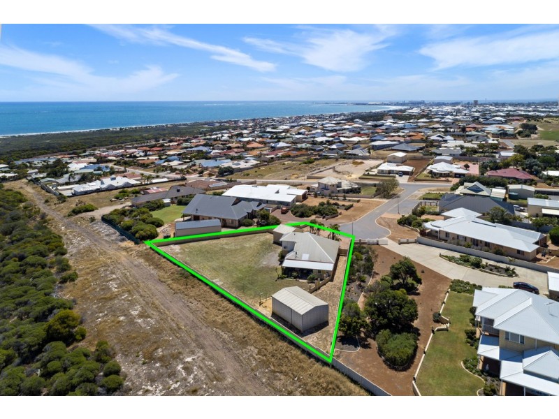 7 Vince Court, Wandina WA 6530