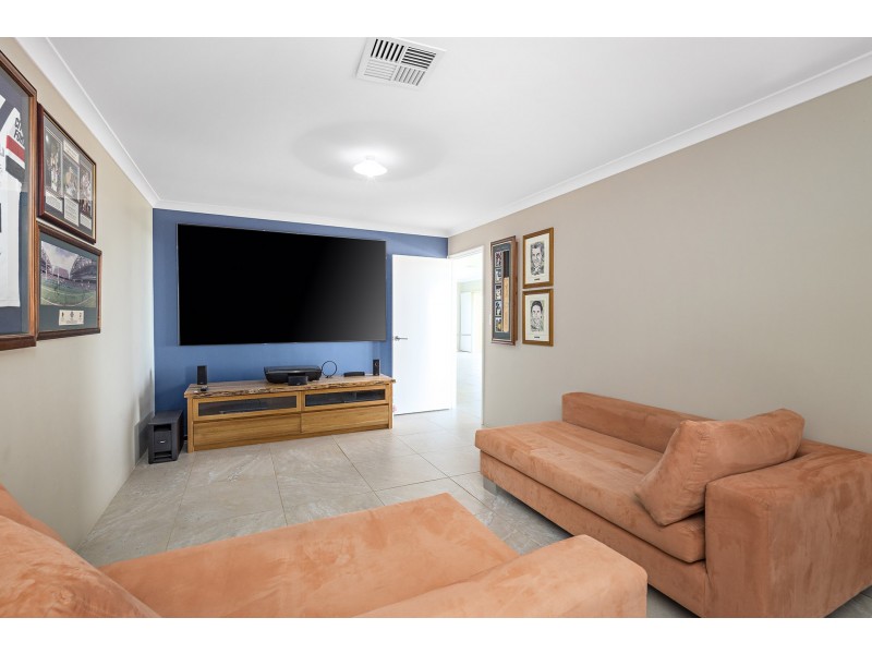 18 Dolbys Drive, Waggrakine WA 6530