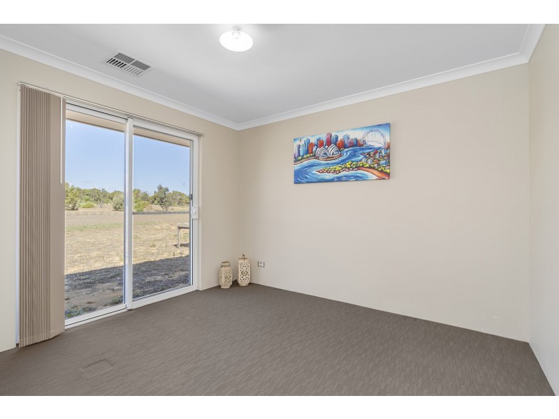 18 Dolbys Drive, Waggrakine WA 6530