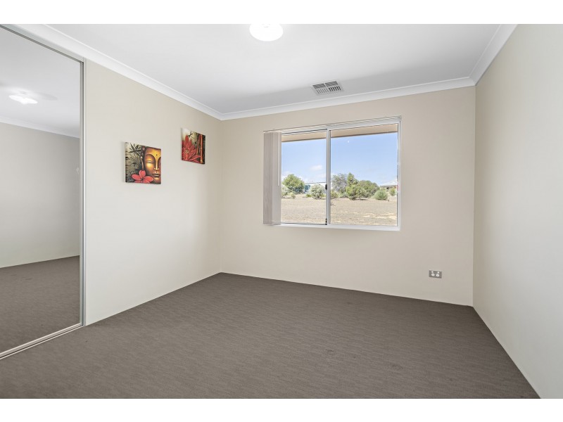 18 Dolbys Drive, Waggrakine WA 6530