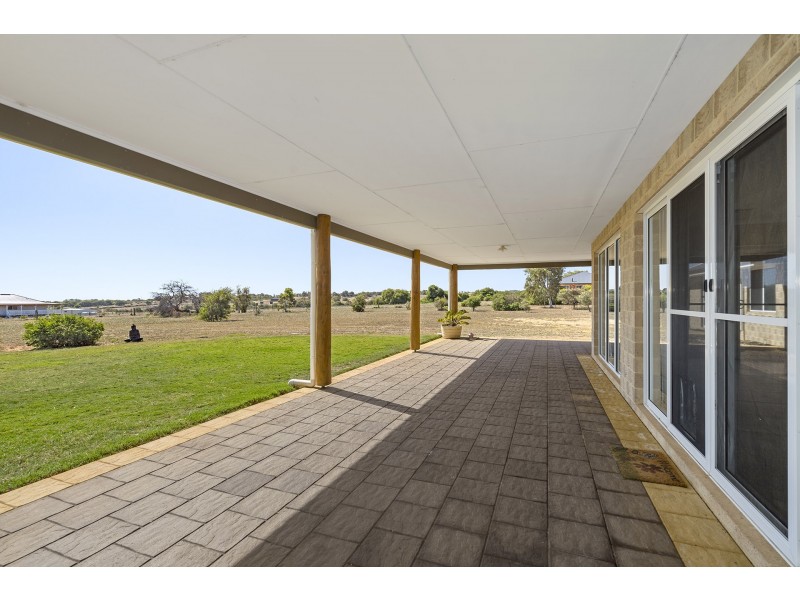 18 Dolbys Drive, Waggrakine WA 6530