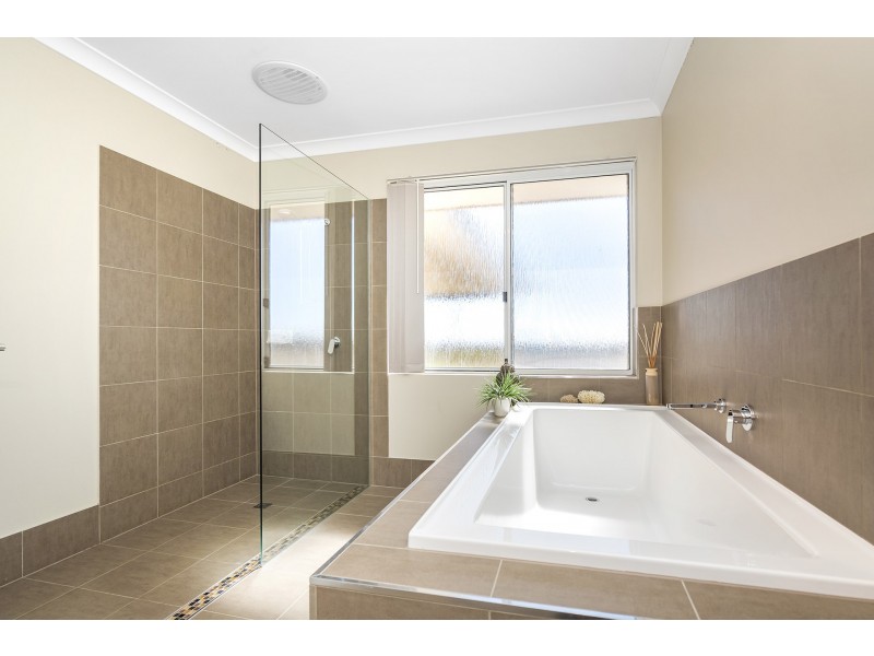 18 Dolbys Drive, Waggrakine WA 6530