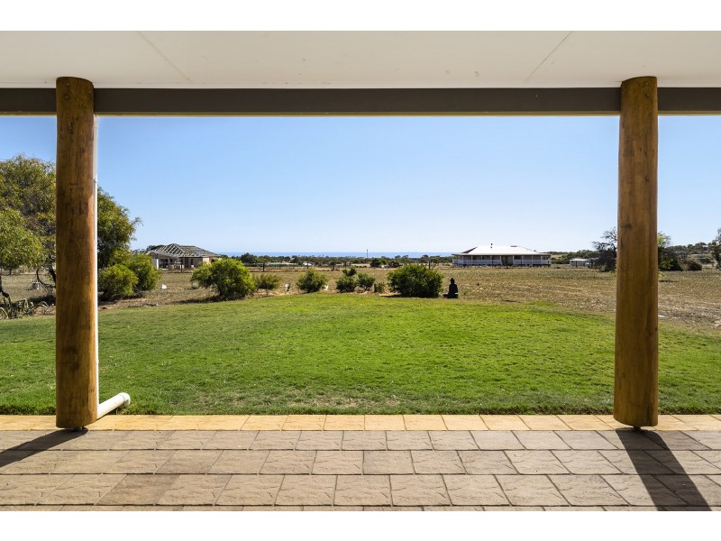 18 Dolbys Drive, Waggrakine WA 6530