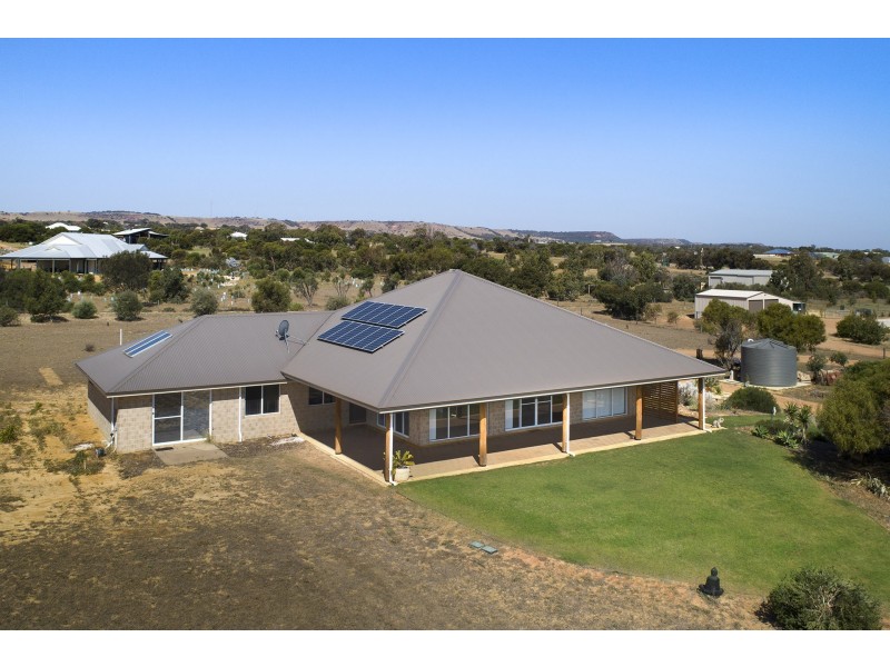 18 Dolbys Drive, Waggrakine WA 6530