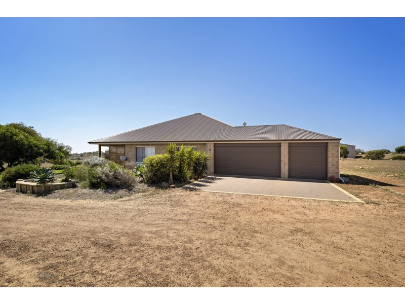 18 Dolbys Drive, Waggrakine WA 6530