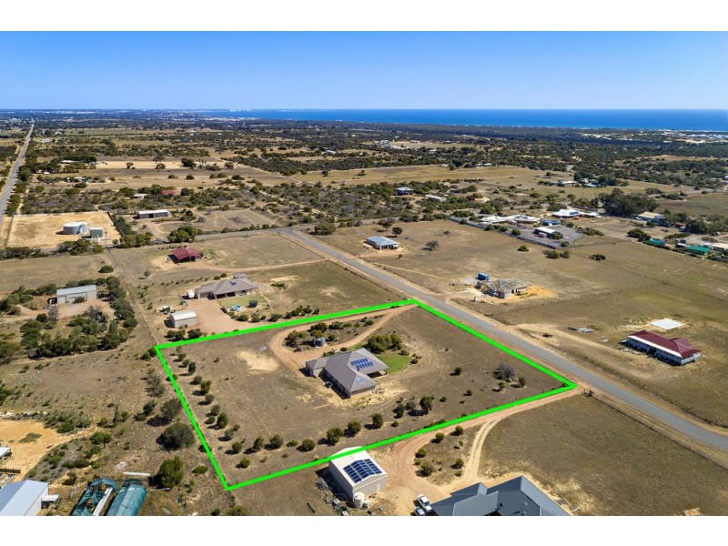 18 Dolbys Drive, Waggrakine WA 6530