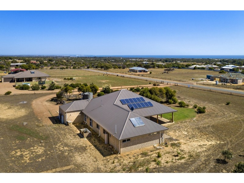 18 Dolbys Drive, Waggrakine WA 6530