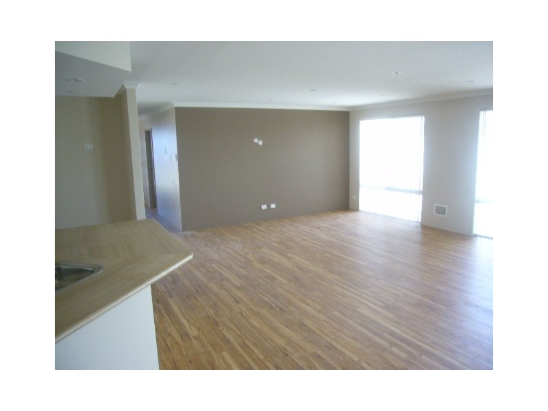 25 Wanda Circle, Wandina WA 6530