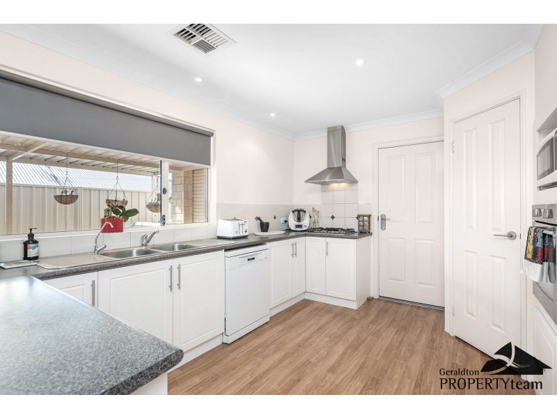 14 Coveside Way, Drummond Cove WA 6532