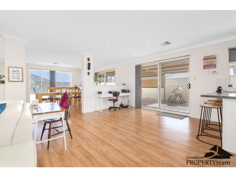 14 Coveside Way, Drummond Cove WA 6532