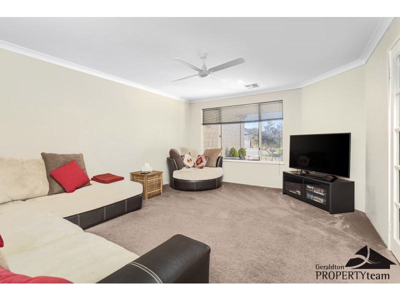 14 Coveside Way, Drummond Cove WA 6532