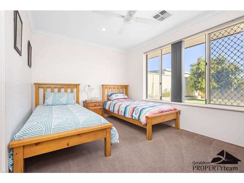 14 Coveside Way, Drummond Cove WA 6532