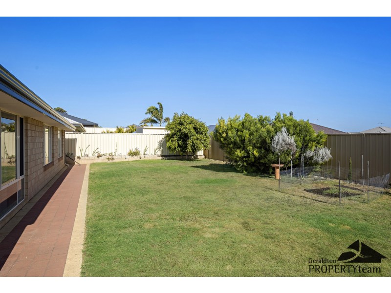 14 Coveside Way, Drummond Cove WA 6532