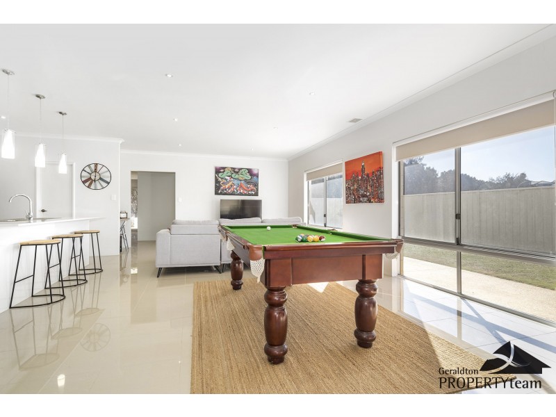 77 Stillwater Avenue, Drummond Cove WA 6532