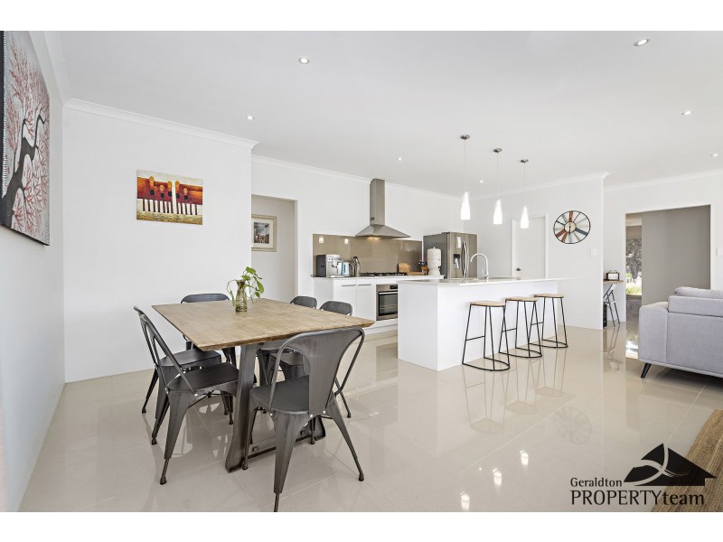 77 Stillwater Avenue, Drummond Cove WA 6532