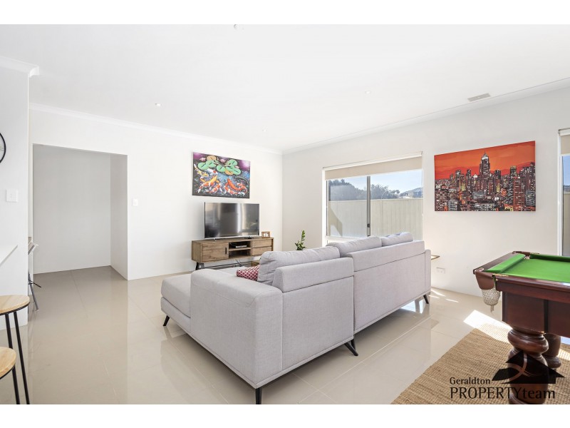 77 Stillwater Avenue, Drummond Cove WA 6532