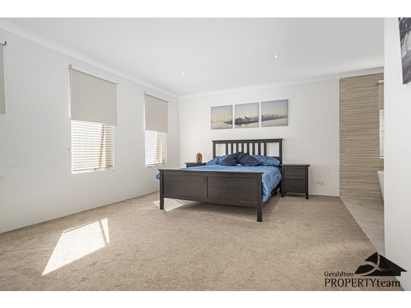 77 Stillwater Avenue, Drummond Cove WA 6532