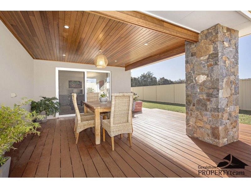 77 Stillwater Avenue, Drummond Cove WA 6532