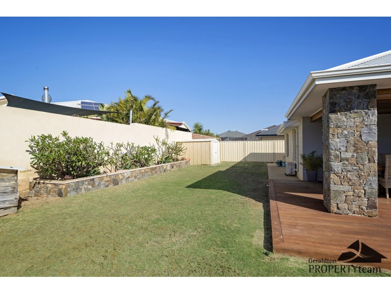 77 Stillwater Avenue, Drummond Cove WA 6532