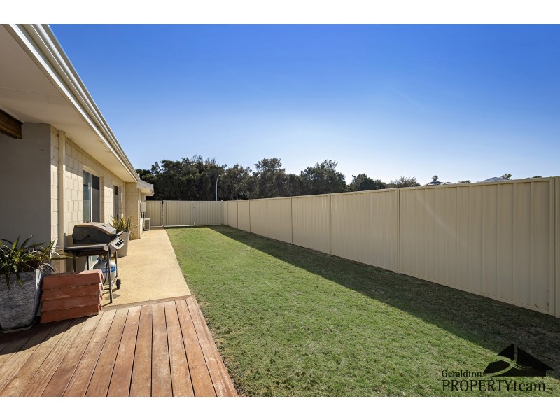 77 Stillwater Avenue, Drummond Cove WA 6532