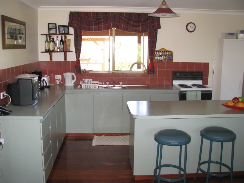 12 Smugglers Pass, Drummond Cove WA 6532