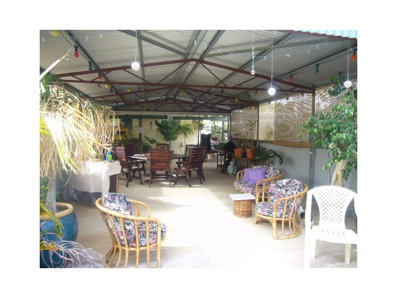 225 Third Street, Wonthella WA 6530