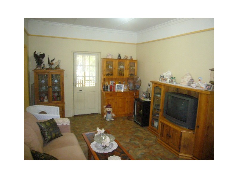 225 Third Street, Wonthella WA 6530