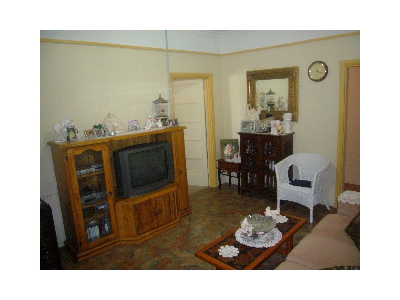 225 Third Street, Wonthella WA 6530