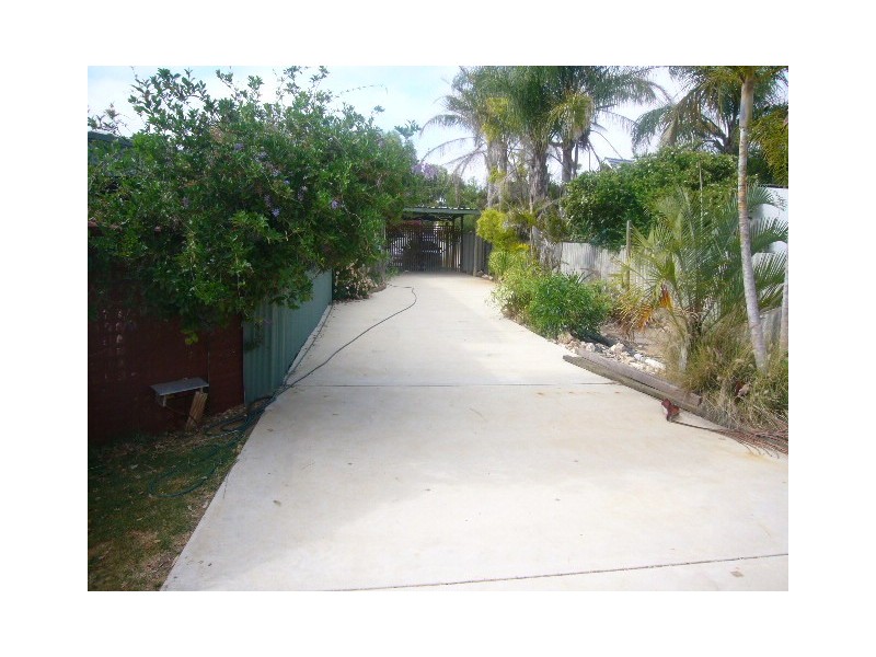 225 Third Street, Wonthella WA 6530