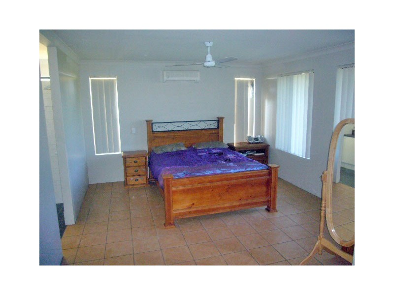 13 Polwarth Pde, Deepdale WA 6532