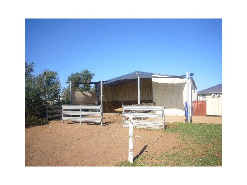 13 Polwarth Pde, Deepdale WA 6532