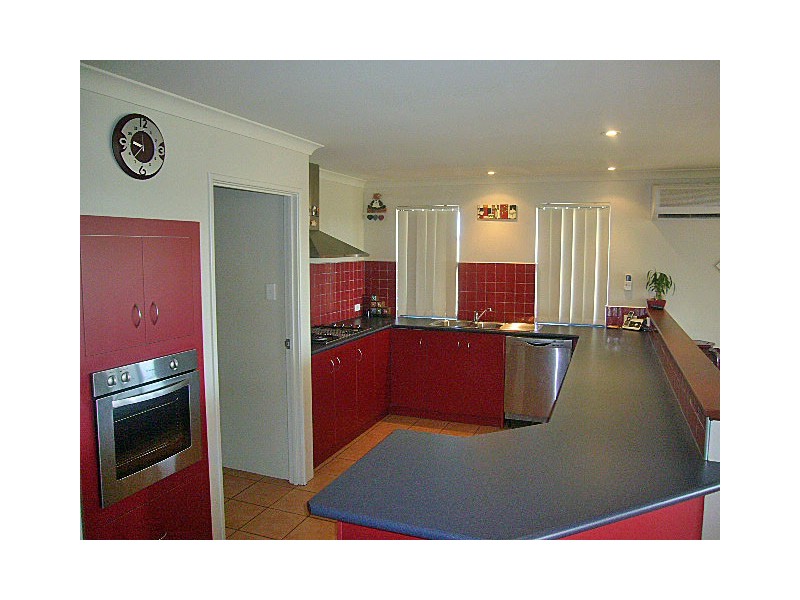 13 Polwarth Pde, Deepdale WA 6532
