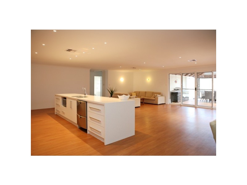 3 Crusader Heights, Wandina WA 6530