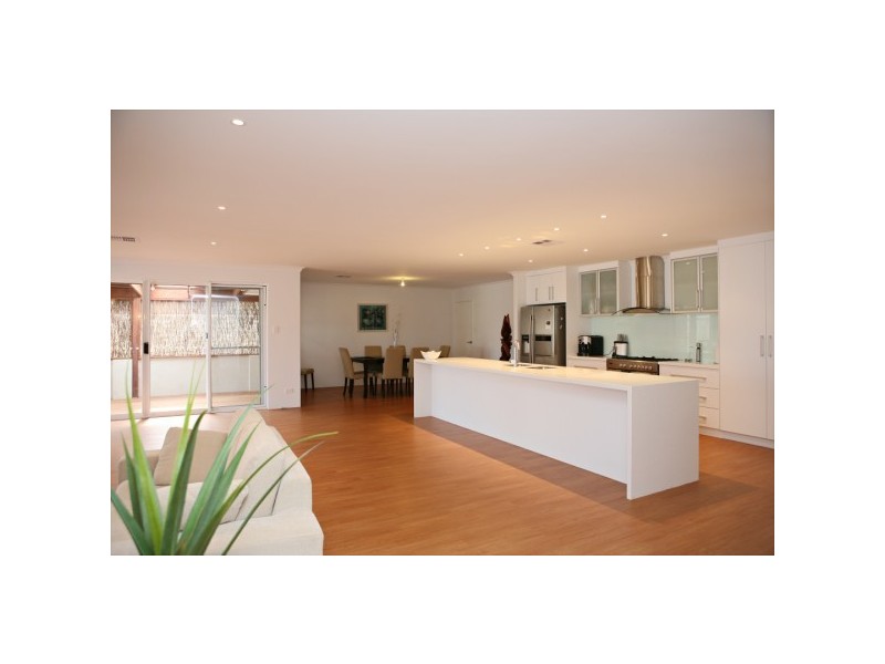 3 Crusader Heights, Wandina WA 6530