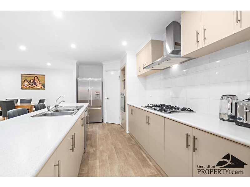 9 Colonen Street, Wandina WA 6530