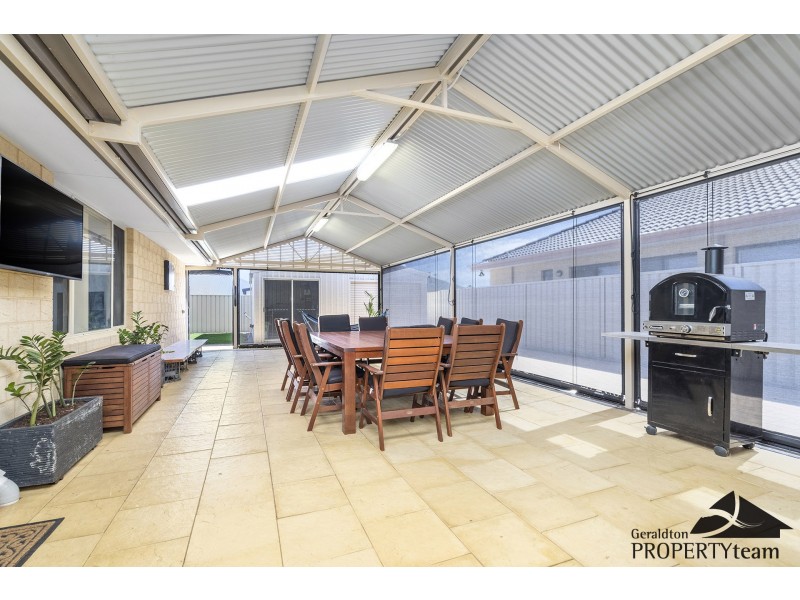 9 Colonen Street, Wandina WA 6530