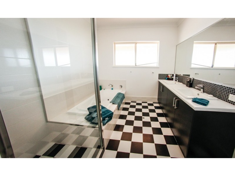 5 Myrtle Road, Strathalbyn WA 6530