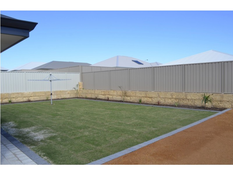 9 Thistle Wynd, Wandina WA 6530